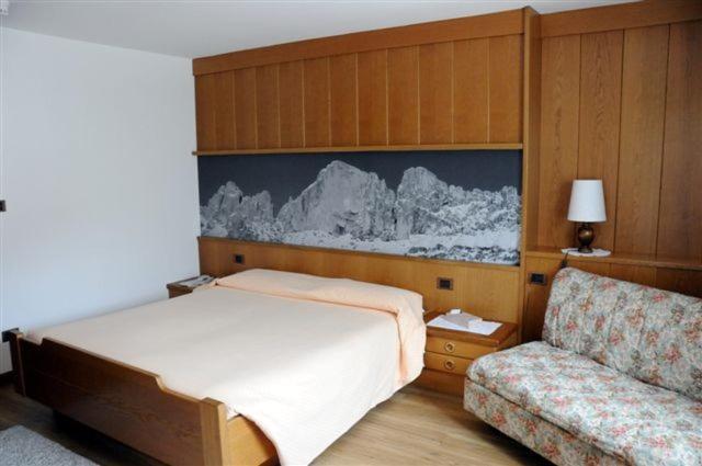 Hotel Garni Soreie Pozza di Fassa Eksteriør billede