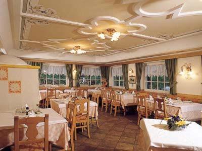 Hotel Garni Soreie Pozza di Fassa Eksteriør billede