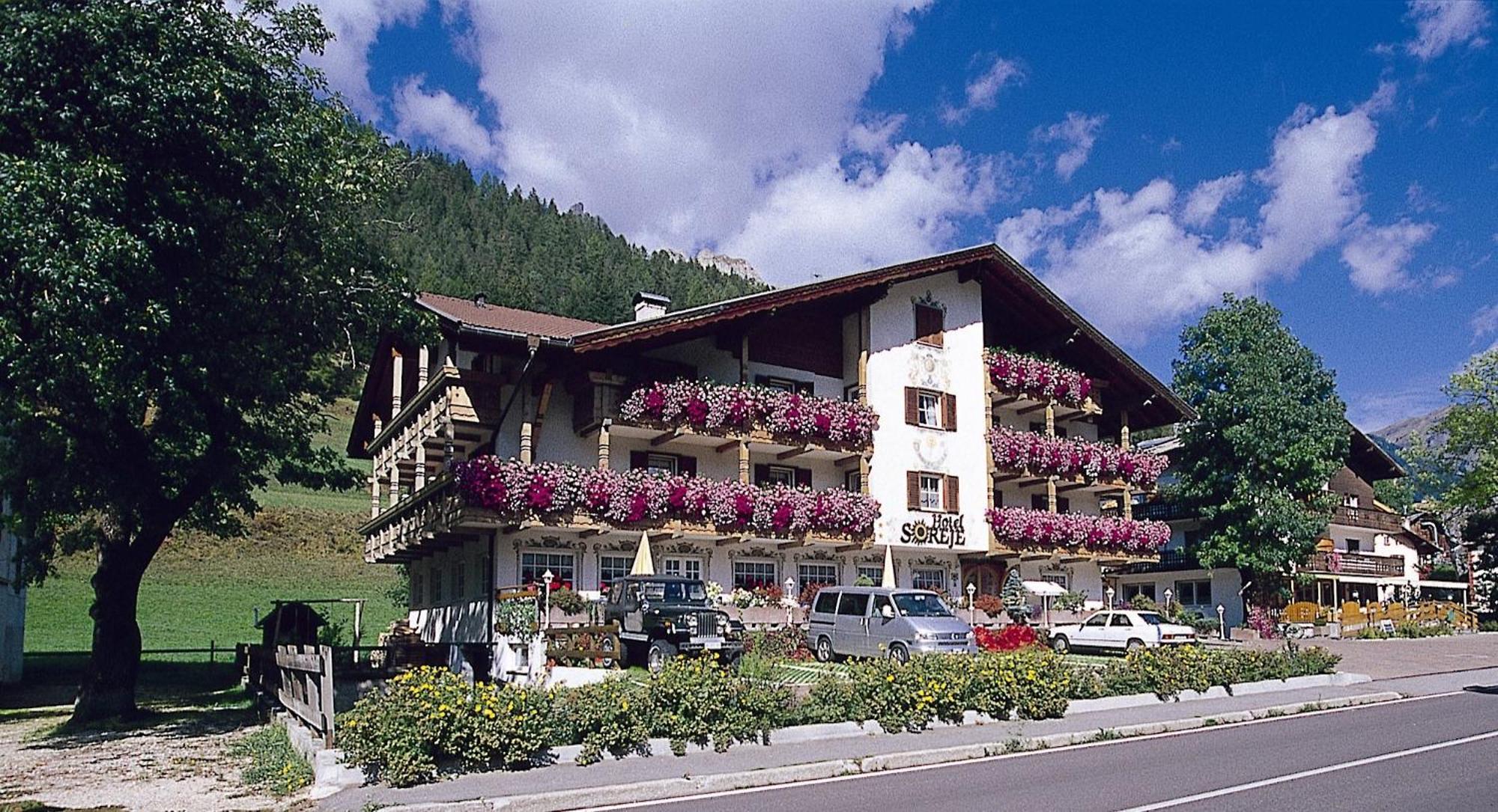 Hotel Garni Soreie Pozza di Fassa Eksteriør billede